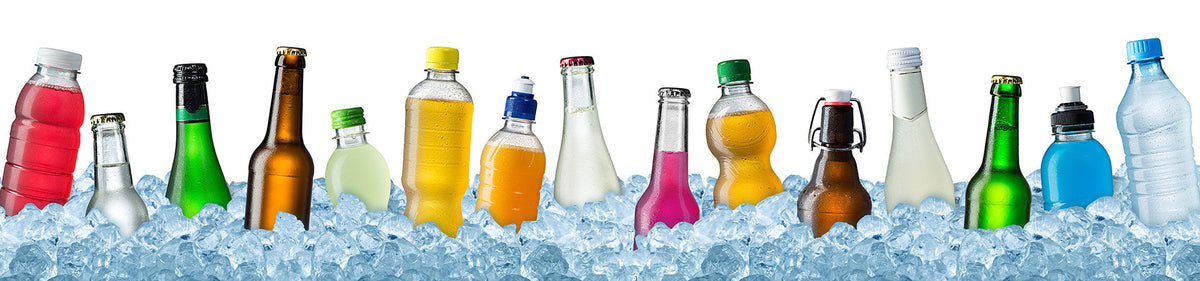 Ginger Beer und weitere Getränke in Plastik- und Glasflaschen