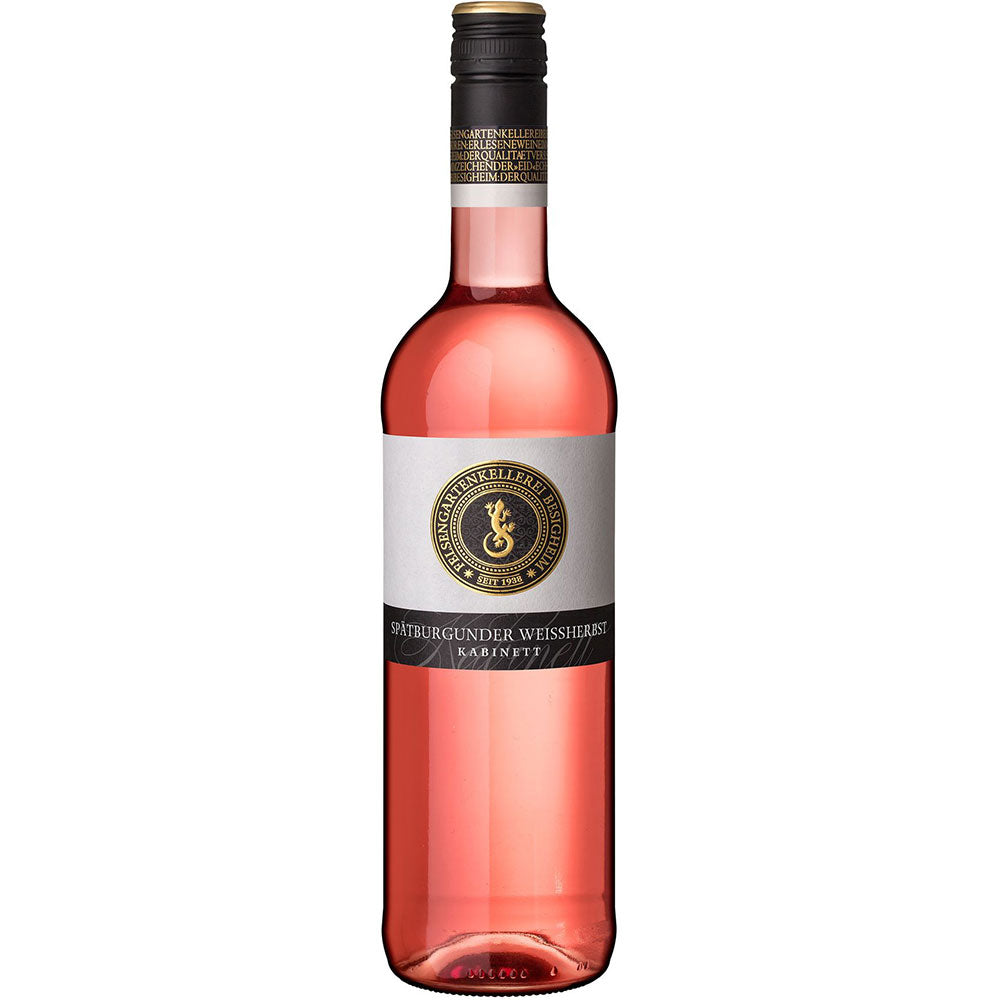 Eine Flasche Felsengartenkellerei Besigheim Spätburgunder Weißherbst Kabinett lieblich 2023, dieser Roséwein spiegelt den eleganten Charakter des württembergischen Weines anmutig wider.