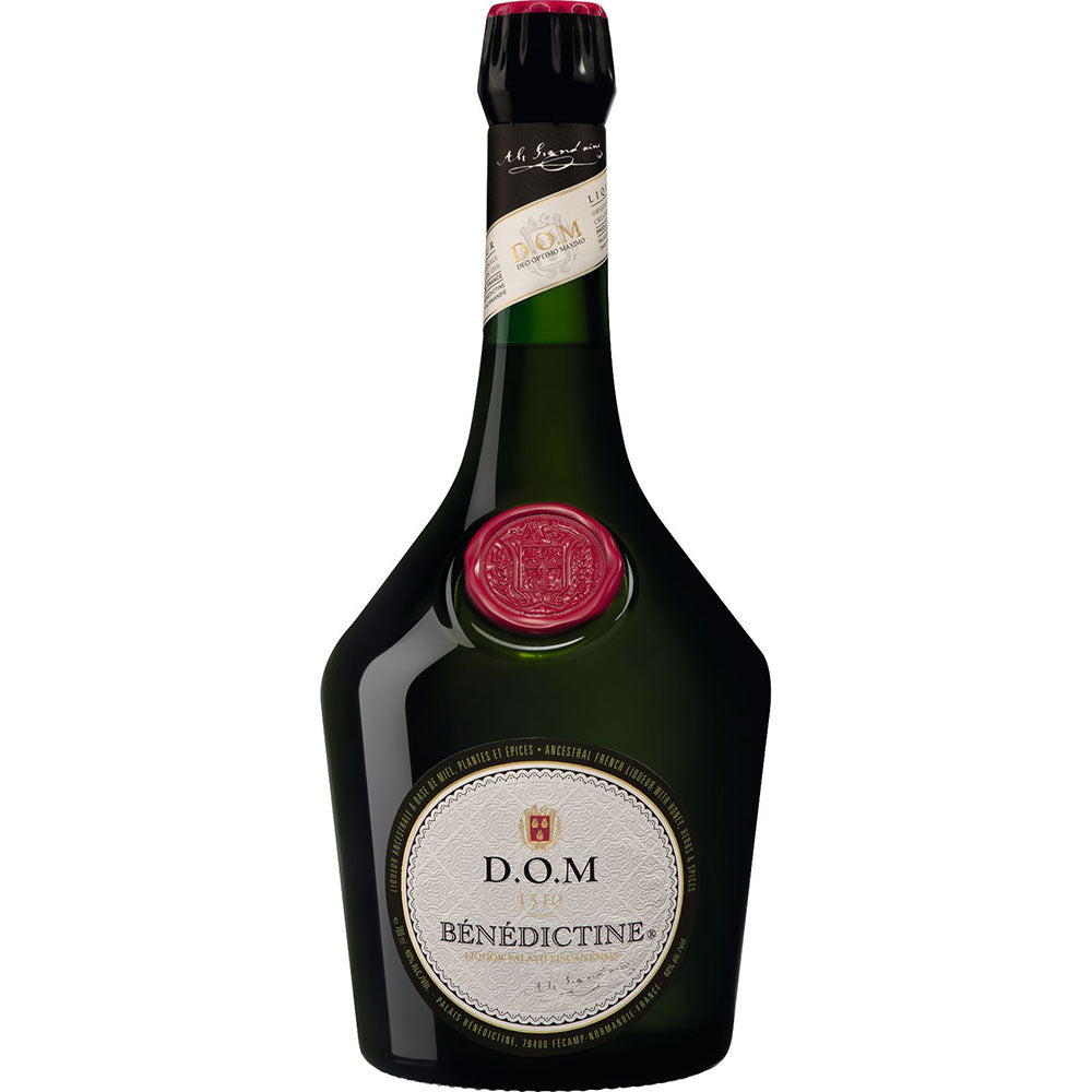 Eine grüne 0,7-Liter-Flasche Bénédictine D.O.M. Kräuterlikör (40%) mit einem roten Wachssiegel und einem eleganten cremefarbenen Etikett auf der Vorderseite.