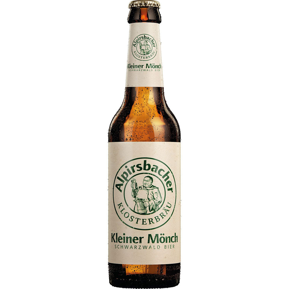Eine Flasche Alpirsbacher Kleiner Mönch 24x 0,33 Liter (MEHRWEG) von Alpirsbacher Klosterbräu, ein Helles Bier mit weiß-grünem Etikett, liefert den wahren Geschmack des Schwarzwaldes.