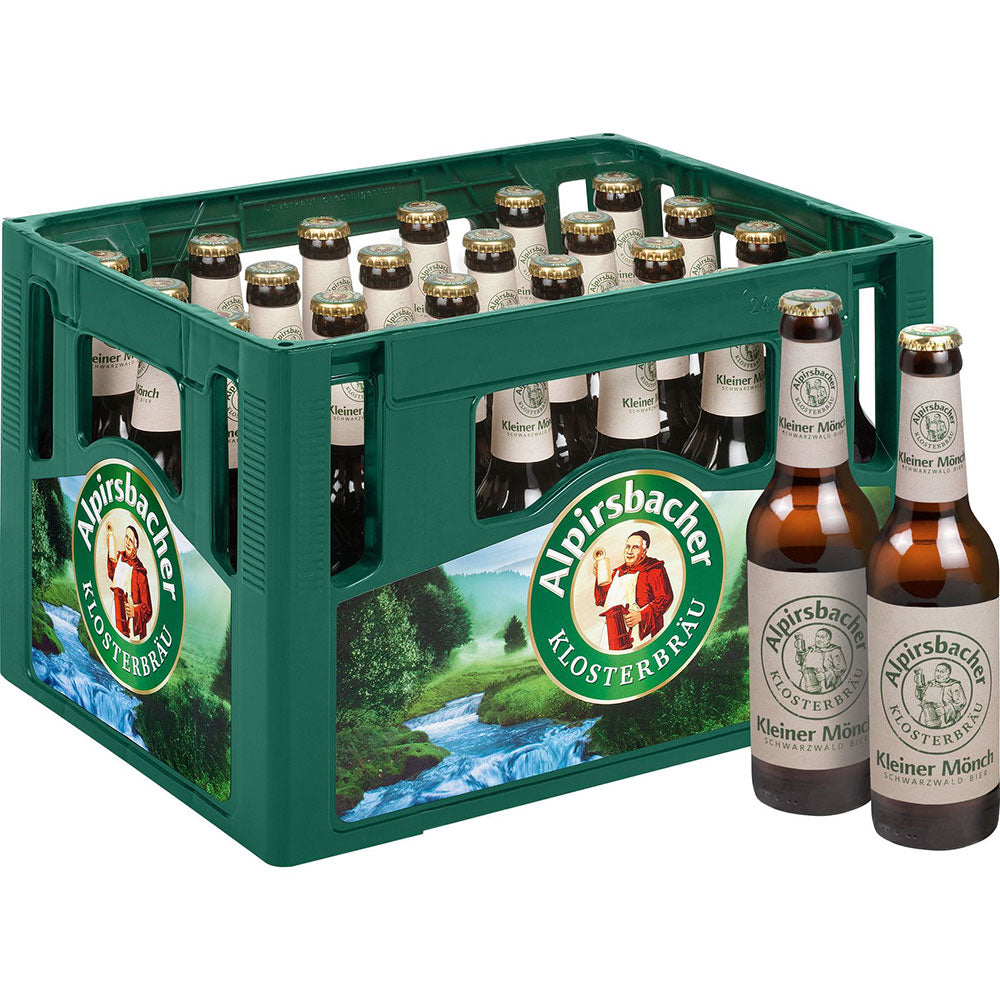 Eine grüne Kiste von Alpirsbacher Klosterbräu enthält 24 Flaschen (je 0,33L) des untergärigen Bieres "Alpirsbacher Kleiner Mönch (MEHRWEG)" und steht daneben.