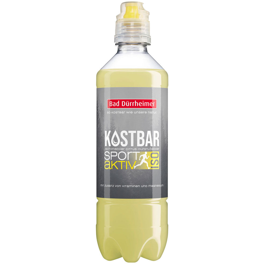 Eine Flasche Bad Dürrheimer Kostbar Sport-Aktiv ISO Citrus PET (0,5 l, EINWEG) mit grau-gelbem Etikett hebt das Schwarzwälder Mineralwasser hervor.