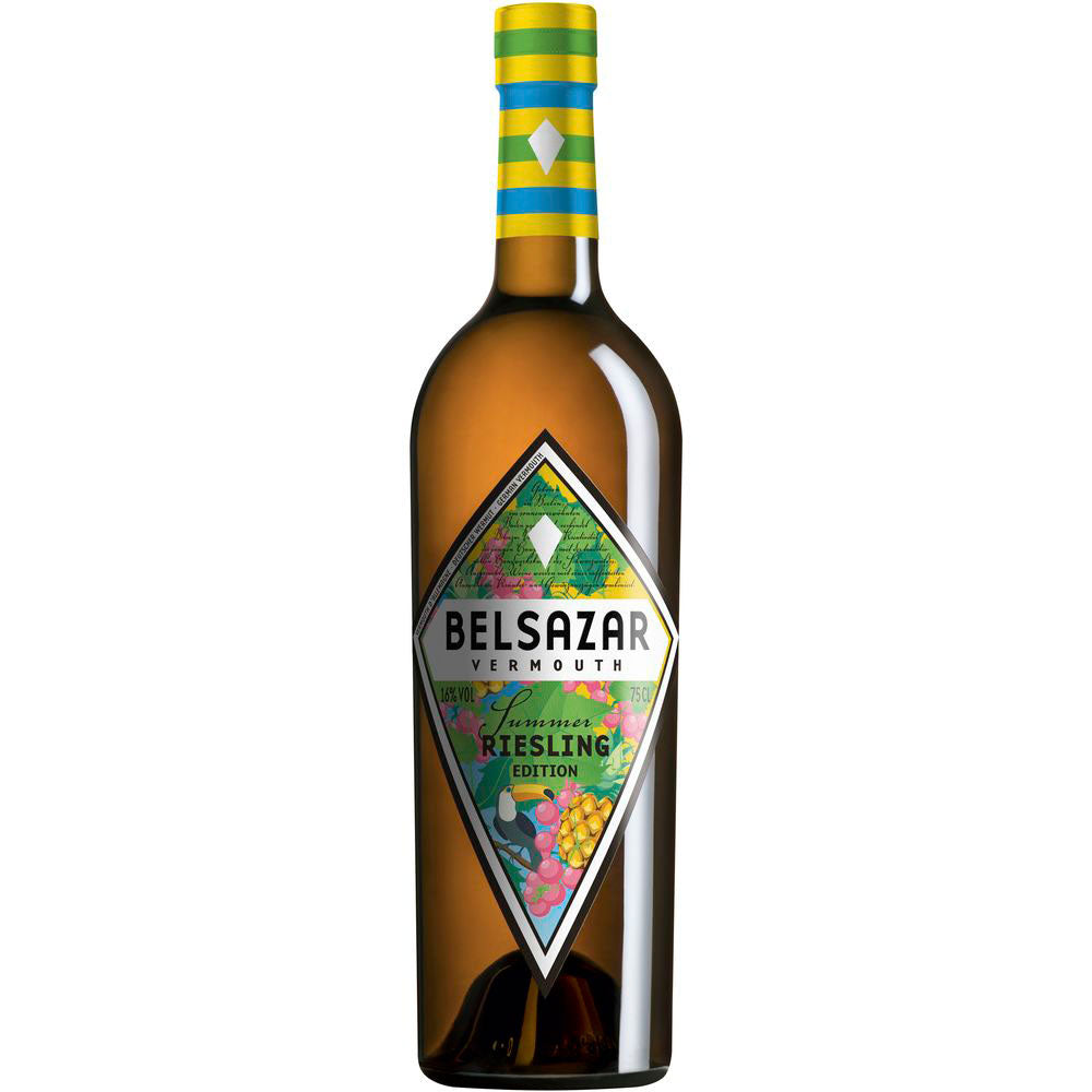 Eine 0,75L Flasche Belsazar Vermouth Riesling 16%, ein deutscher Wermut von Belsazar Vermouth, mit einem bunten, blumigen Etikett.