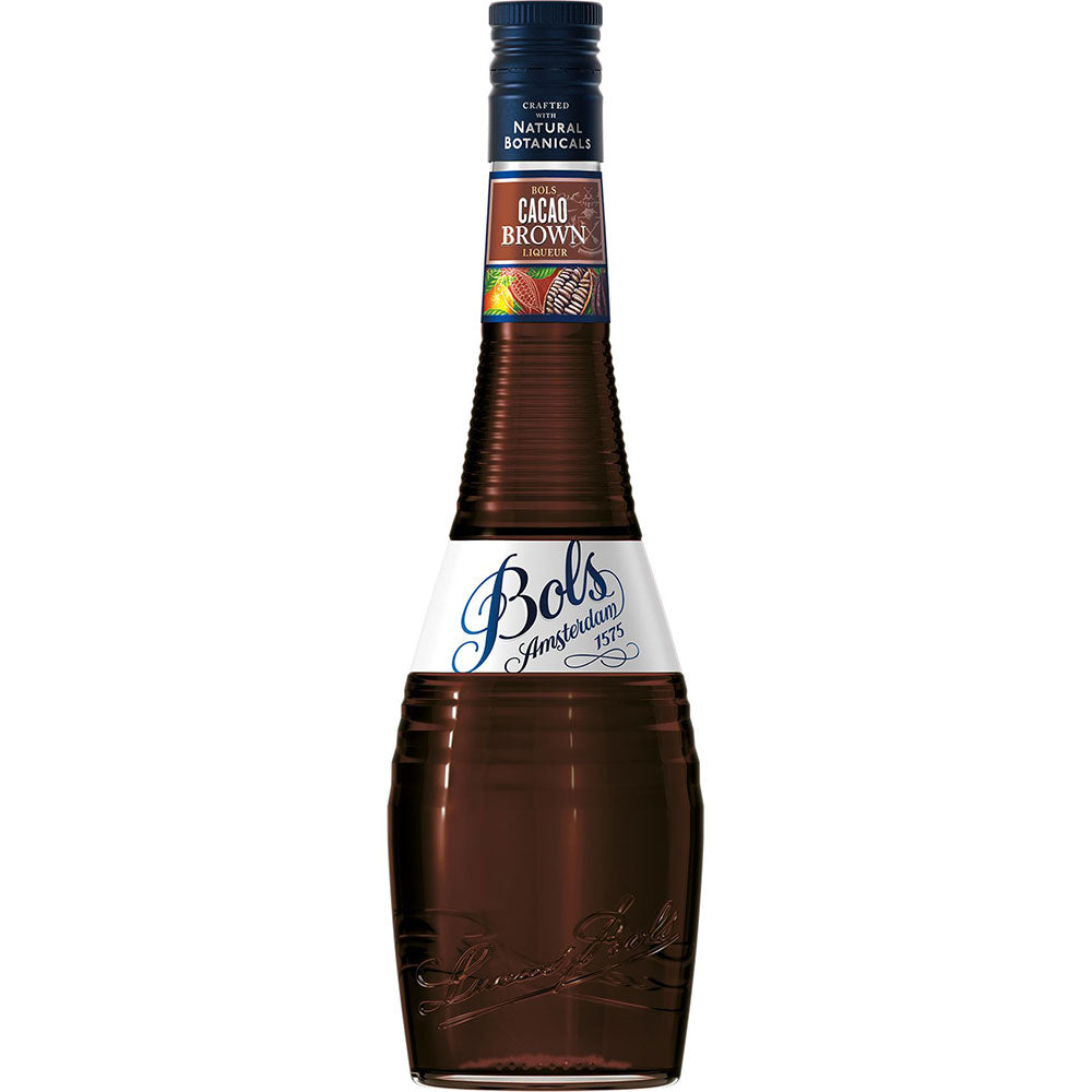 Eine 0,7-Liter-Flasche Bols Cacao Braun 24% von Bols mit blauem Verschluss und braunem, strukturiertem Glas.