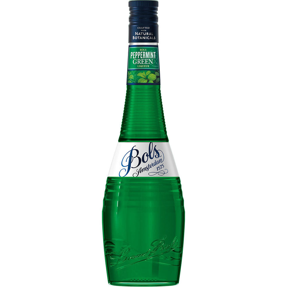 Eine 0,7-Liter-Flasche Bols Creme de Menthe Pfefferminzlikör (24%), ein leuchtend grüner Pfefferminzlikör von Bols, mit einem weiß-grünen Etikett.