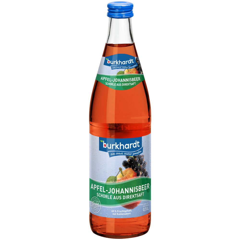 Eine Glasflasche Burkhardt Apfel-Johannisbeerschorle 10x 0,5 Liter (MEHRWEG) von Burkhardt Fruchtsäfte mit blauem Verschluss und grünem Etikett, hergestellt aus Früchten der Streuobstwiesen Schwäbische Alb.