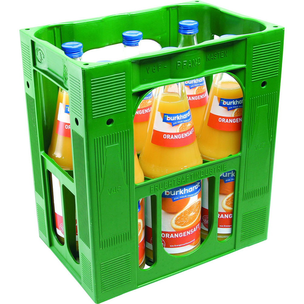 Eine grüne Kunststoffkiste enthält mehrere 1-Liter-Flaschen Burkhardt Orangensaft (6x MEHRWEG) von Burkhardt Fruchtsäfte mit blauen und orangefarbenen Etiketten und 100% Fruchtanteil.