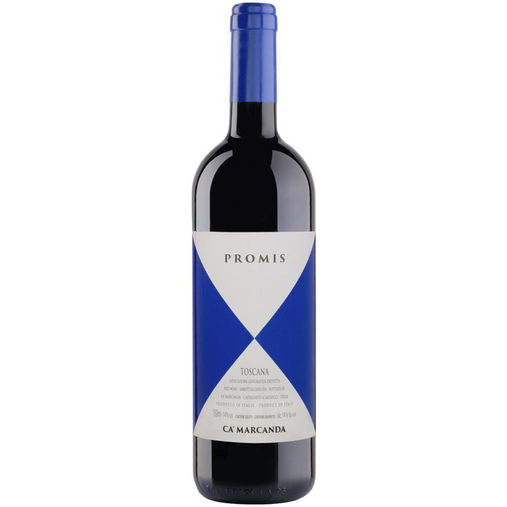 Eine Flasche Ca’Marcanda Promis Toscana IGT 2023 mit einem blau-weißen, geometrischen Etikett auf weißem Hintergrund – dieser hochgelobte Super-Tuscan von Ca’Marcanda verkörpert sowohl Eleganz als auch Innovation.