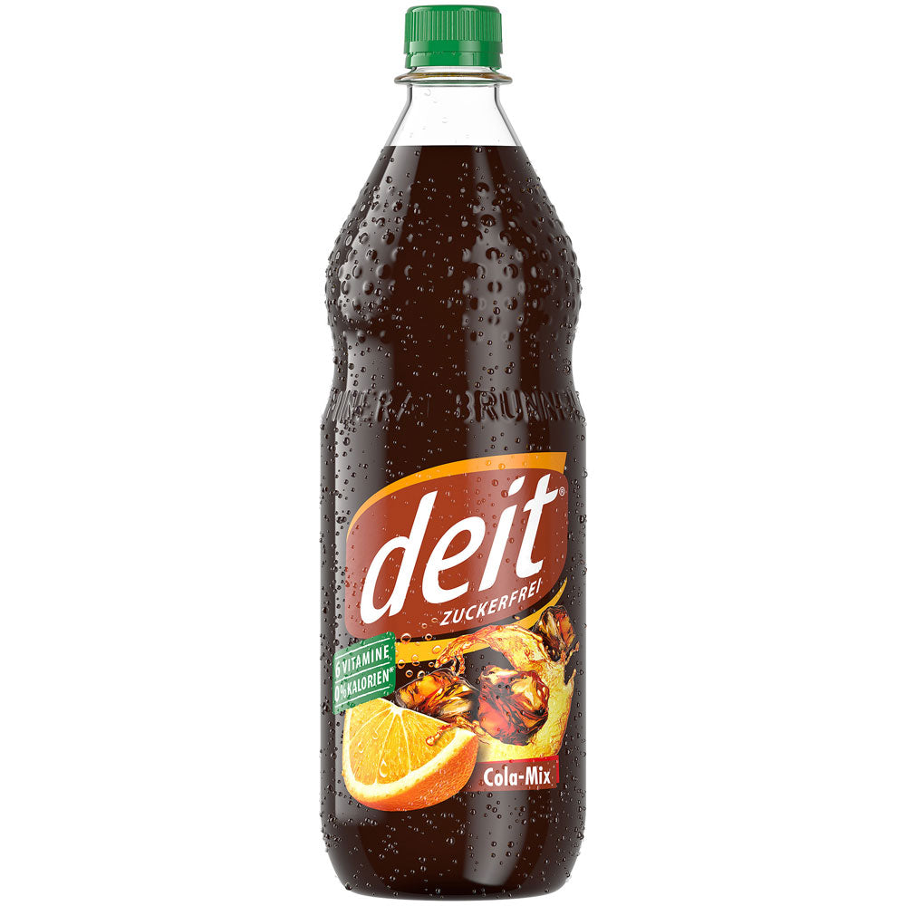 Eine Flasche Deit Cola-Mix PET 12x 1l von Deit, ein zuckerfreies Erfrischungsgetränk mit Kondensation und Orangenscheiben-Bildern auf dem Etikett.
