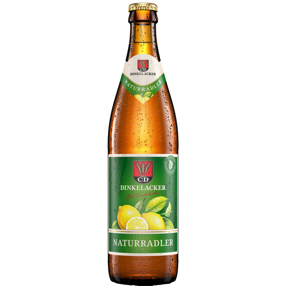 Eine Packung Dinkelacker Naturradler 20x 0,5L (MEHRWEG) zeigt Flaschen mit grünen Etiketten und frischen Zitronenbildern, die Dinkelacker Bier mit Zitronenlimonade zu einem erfrischenden Getränk mischen.