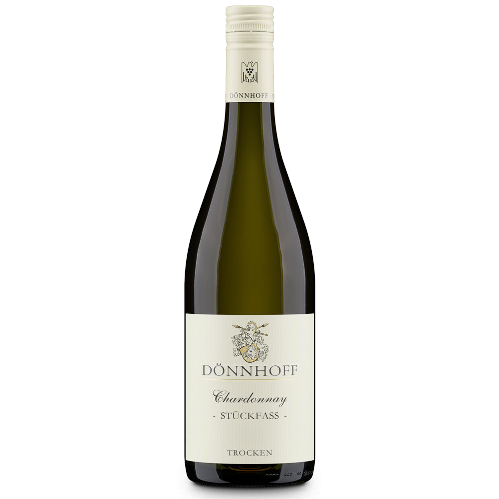 Eine Flasche „Weingut Dönnhoff Dönnhoff Chardonnay Stückfass trocken 2025“, ein Weißwein mit cremefarbenem Etikett, gekeltert aus Trauben, die auf rotem Sandstein-Verwitterungsboden angebaut wurden.