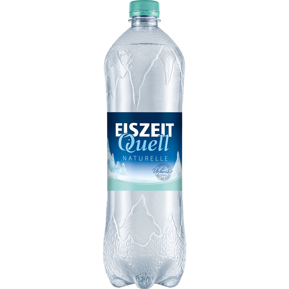 Eine klare 1-Liter-PET-Flasche Eiszeitquell EiszeitQuell Naturelle PET 9x 1 Liter (EINWEG) Mineralwasser ohne Kohlensäure, mit blauem Etikett und grünem Verschluss.