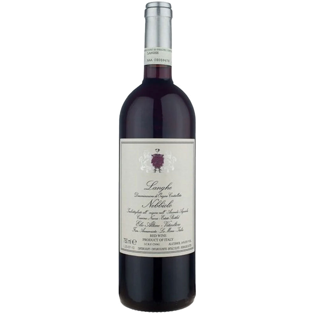 Eine Flasche Elio Altare Nebbiolo Langhe DOC 2024 mit weißem Etikett und kastanienbrauner Folie des renommierten Herstellers Elio Altare.