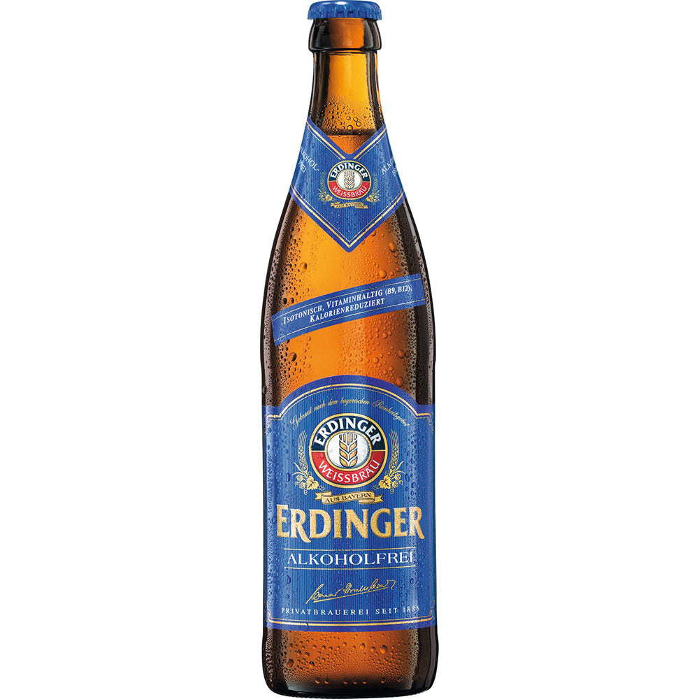 Auf weißem Hintergrund steht eine Kiste Erdinger Weißbier Alkoholfrei 20x 0,5L (Mehrweg) mit dem kultigen blauen Etikett und bietet den klassischen alkoholfreien Weißbiergeschmack von Erdinger.