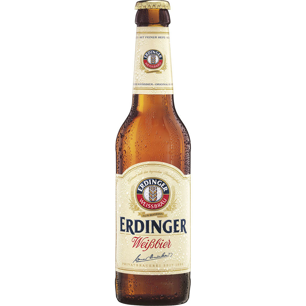 Eine gekühlte Erdinger Hefe Hell 0,33L Flasche mit cremefarbenem Etikett und rot-blau-goldenen Details - die klassische Erfrischung von Erdinger Weißbier. Erhältlich als 24x 0,33L MEHRWEG Packung.