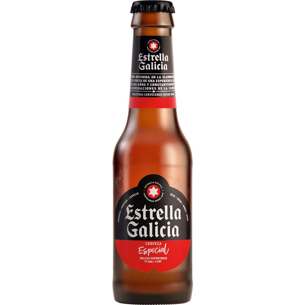 Abgebildet ist eine braune Glasflasche Estrella Galicia Especial 30x 0,2 Liter (MEHRWEG) auf weißem Hintergrund, mit dem klassischen schwarz-roten Etikett der Marke Estrella Galicia.