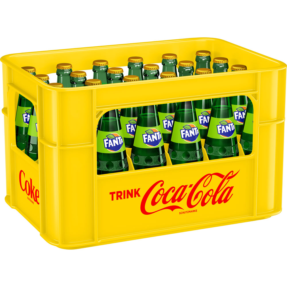 Eine gelbe Kiste, gefüllt mit 24 grünen Glasflaschen Fanta Exotic (je 0,33 l, MEHRWEG), alle mit grünen Etiketten.