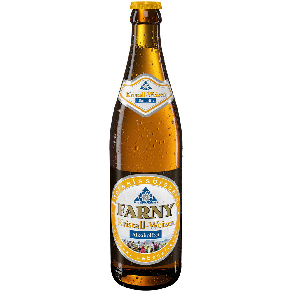 Eine braune Flasche Farny Kristall-Weizen Alkoholfrei 0,5L (Mehrweg) Bier der Marke Farny, mit Kondenswasser am Glas.