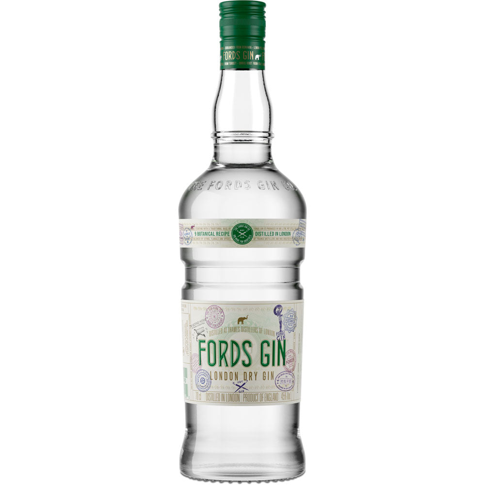 Eine Klarglasflasche Fords London Dry Gin 45% 0,7 Liter von Fords Gin mit einem grünen Verschluss und einem hellen Etikett, das den klassischen London Dry Gin-Stil hervorhebt.