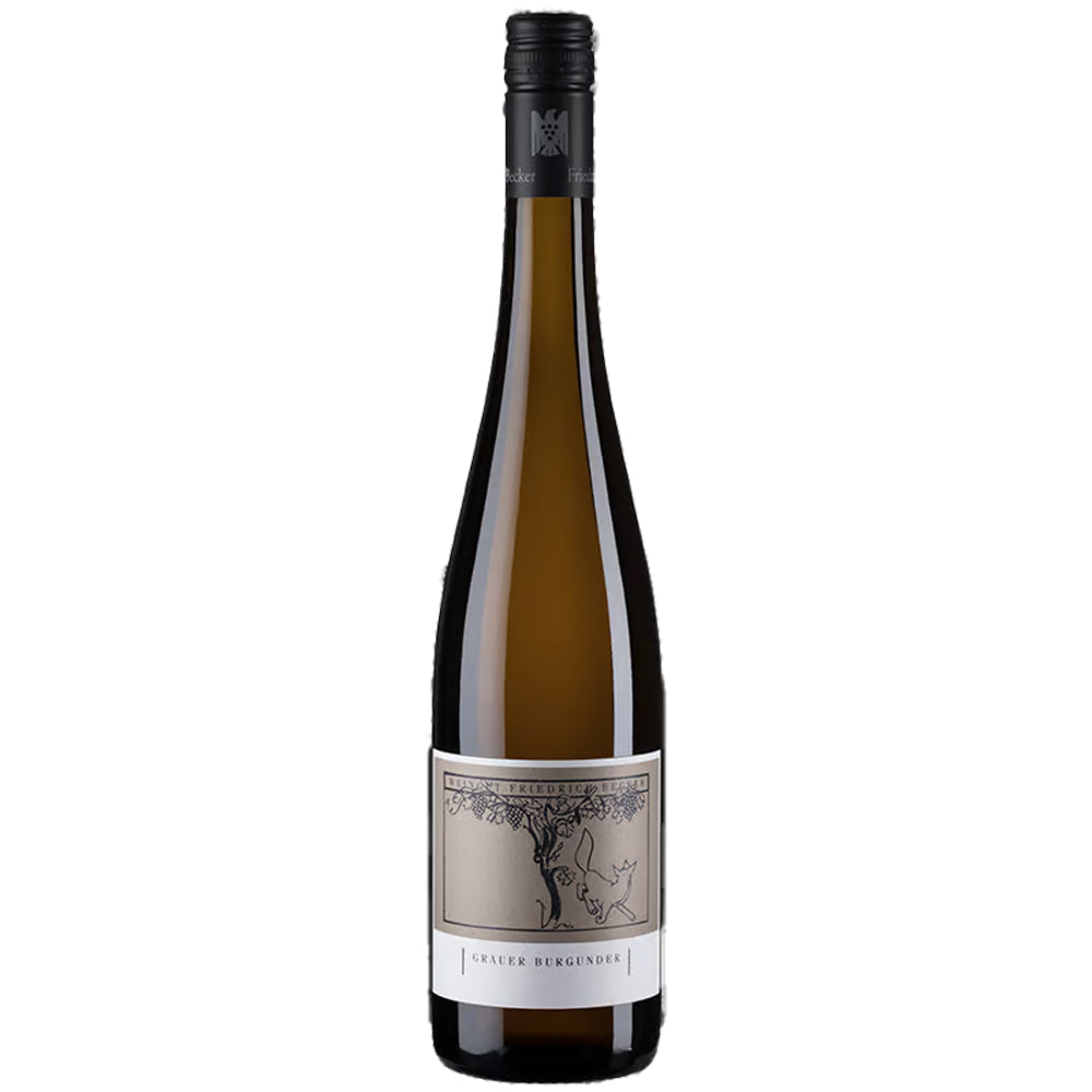 In einer hohen, dunkelgrünen Weinflasche mit schwarzem Verschluss und einem Etikett, das eine minimalistische Weinreben-Illustration ziert, präsentiert sich der „Friedrich Becker Grauer Burgunder trocken 2024“ vom Weingut Friedrich Becker als eleganter Vertreter der Rebsorte Grauer Burgunder.
