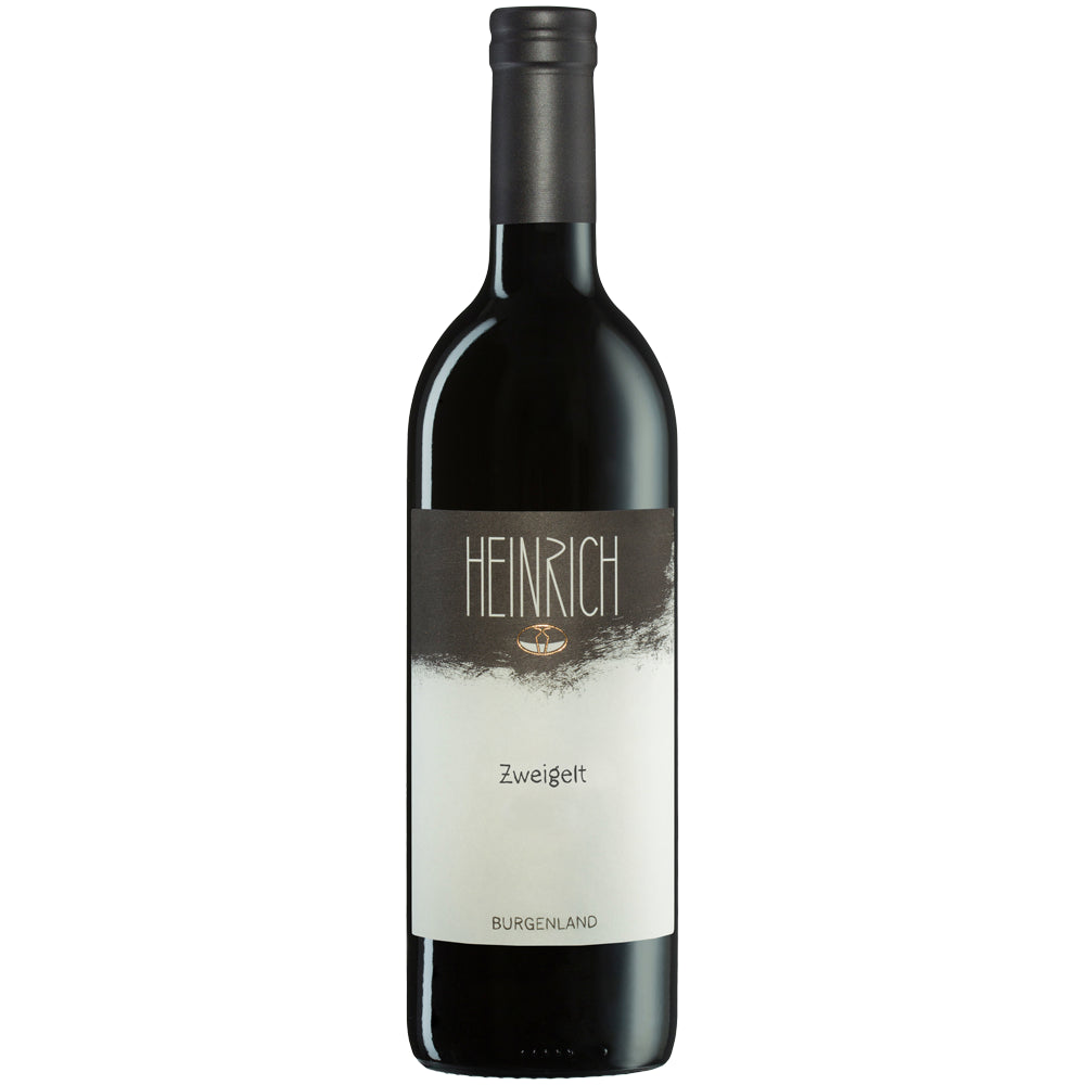 Eine Flasche Rotwein „Weingut Heinrich Zweigelt Burgenland DAC 2019“ mit einem schwarz-weißen Etikett und einem eleganten schwarzen Verschluss.