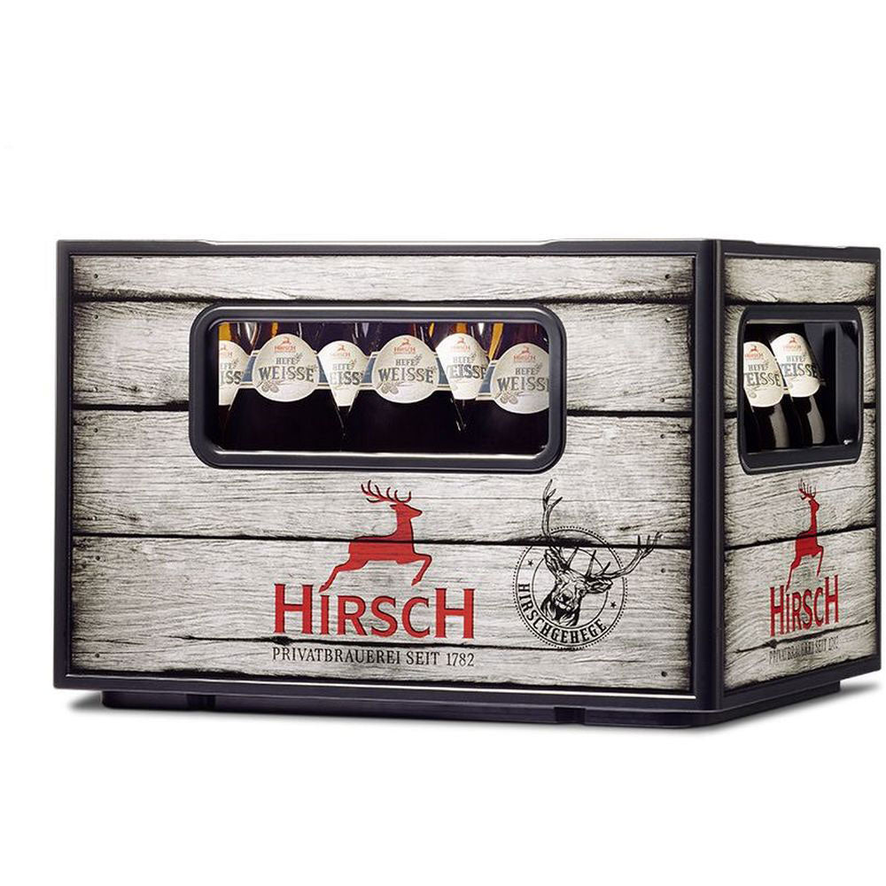 Kiste Hirsch Brauerei Hefe Weisse 20x 0,5L (MEHRWEG) Flaschen mit rustikalem Holzdesign und Rotwild-Logo - ideal für Weißbierliebhaber.