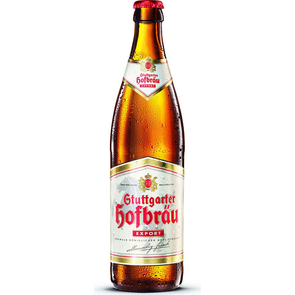 Eine Stuttgarter Hofbräu Export Premium 20x 0,5 Liter (MEHRWEG) Flasche von Stuttgarter Hofbräu mit Kondenswasser, die schwäbische Braukunst auf weißem Hintergrund hervorhebt.