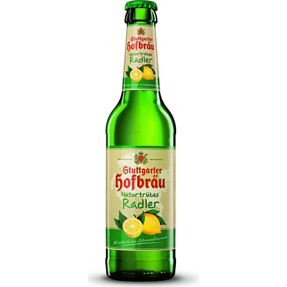 Eine grüne Flasche Stuttgarter Hofbräu Naturtrübes Radler 24x 0,33 Liter (MEHRWEG), ein erfrischendes Radler Biermischgetränk von Stuttgarter Hofbräu, mit einer Zitronengrafik auf dem Etikett.