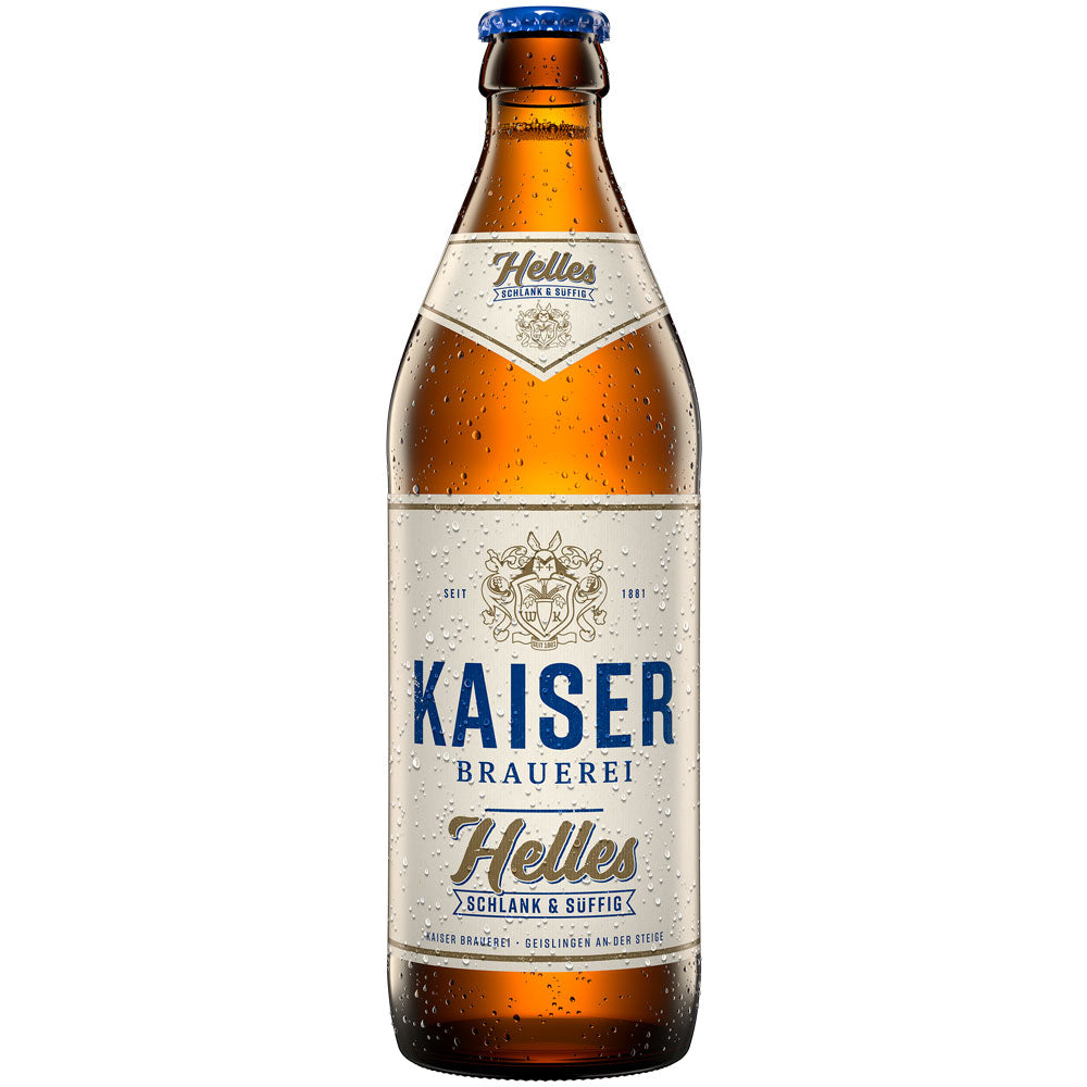 Eine 0,5-Liter-Braunglasflasche Kaiser Helles der Kaiser Brauerei (20er-Pack, MEHRWEG) mit weiß-blauem Etikett und Beschlag hebt die schwäbische Braukunst hervor.