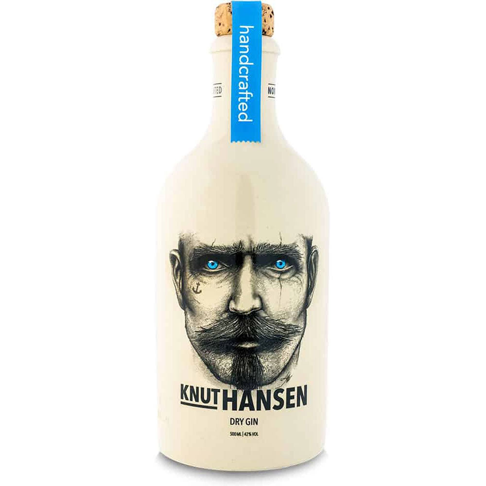 Weiße Ginflasche mit Korken, auf der das Gesicht eines bärtigen Mannes mit blauen Augen abgebildet ist, mit der Aufschrift Knut Hansen Dry Gin 42% 0,5L - ein Premium Craft Gin von Knut Hansen aus Hamburg.