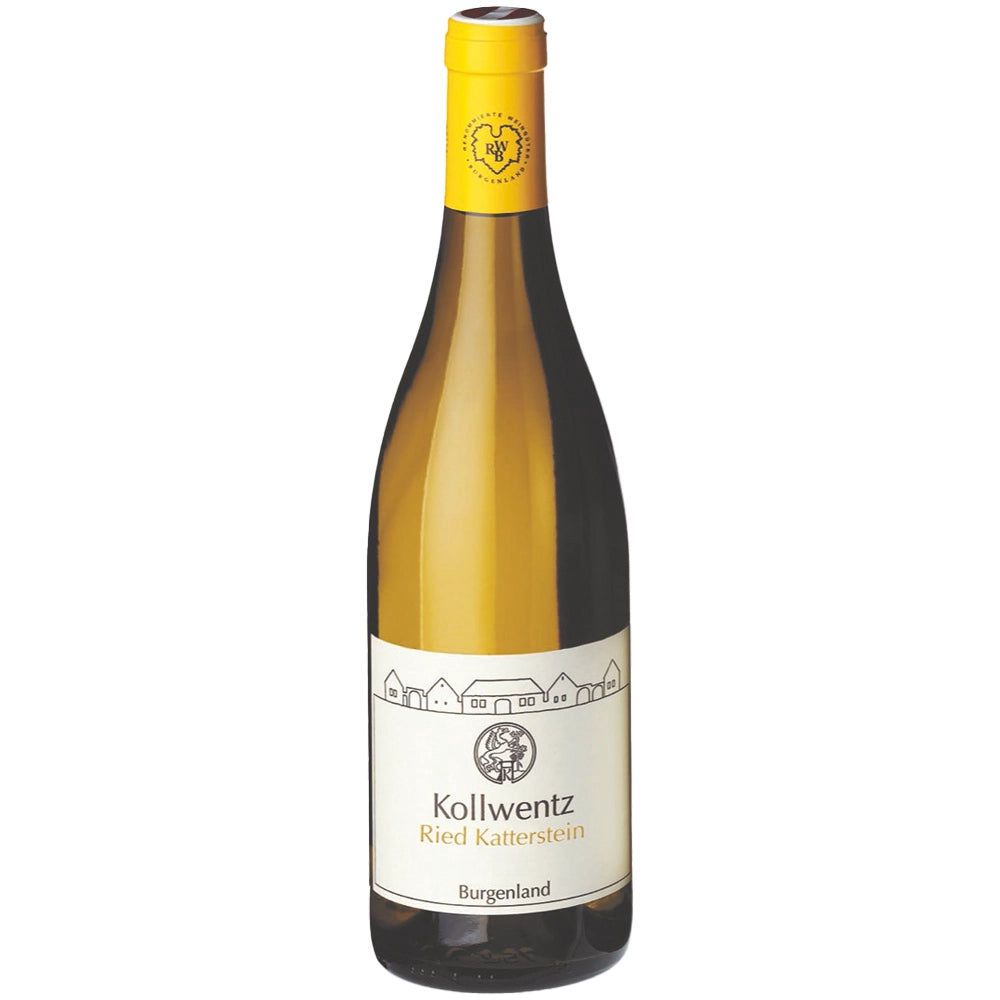 Eine Flasche Kollwentz Chardonnay Ried Katterstein Burgenland DAC 2023 mit gelbem Verschluss und einer Dorfansicht auf dem Etikett unterstreicht den raffinierten Charakter des Chardonnays aus der renommierten Region Leithaberg.