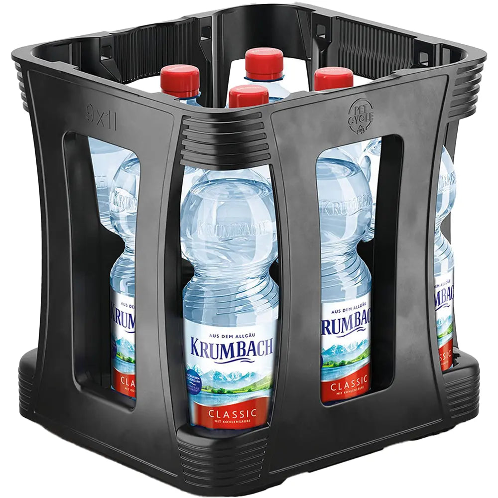 Schwarze Kiste mit neun 1L Krumbach Classic Mineralwasser Flaschen (PET, EINWEG) von Krumbach.