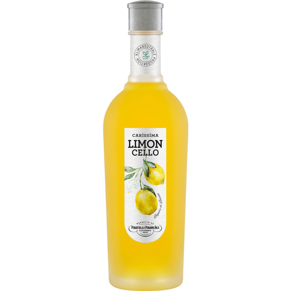 Eine Flasche Luigi Francoli Carissima Limoncello 30% 0,7 Liter - ein erstklassiger italienischer Zitronenlikör von Luigi Francoli, der vor lebhaftem Zitrusgeschmack nur so strotzt.