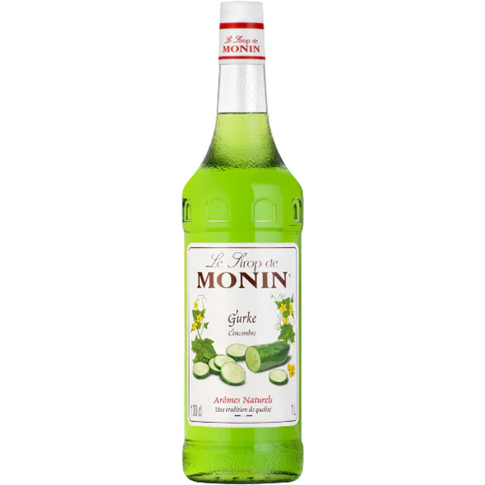 Auf dem Etikett der grünen 1-Liter-Flasche Monin Gurke Sirup sind Gurken und gelbe Blumen abgebildet, was ihn zu einem erfrischenden Gurkensirup für Ihre Lieblingscocktailkreationen macht.