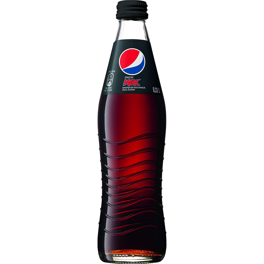 Eine Mehrweg-Glasflasche Pepsi Cola MAX (0,33L) mit schwarzem Deckel und Pepsi Max Logo bietet intensiven Colageschmack - ganz ohne Zucker. Erhältlich im 24er-Kasten.