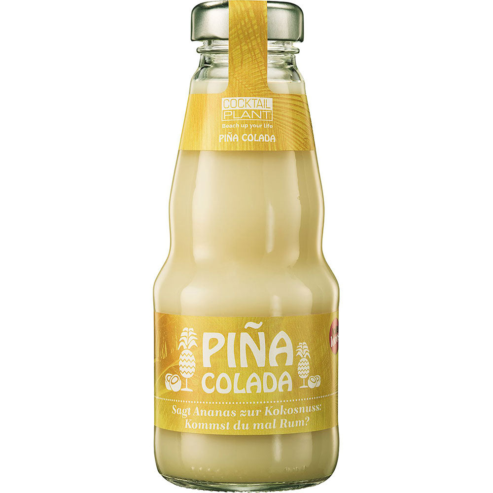 Die 0,2-L-Glasflasche der Cocktail Plant Pina Colada-Cocktailmischung mit gelbem Etikett und goldenem Verschluss enthält die klassische Mischung aus Rum, Ananassaft und Kokosnusscreme. Erhältlich als 24x Flaschen (Mehrweg).