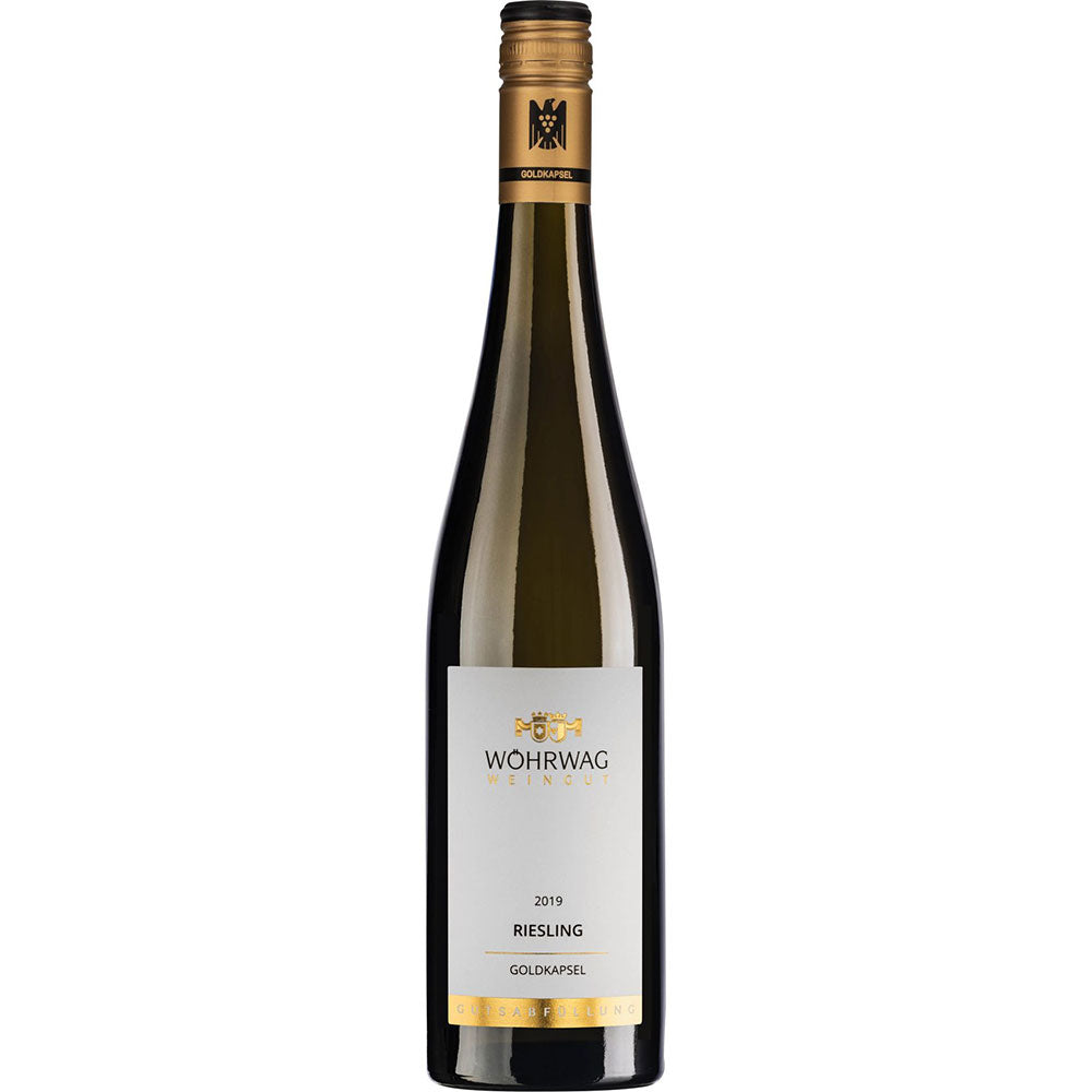 Eine Flasche Wöhrwag Riesling Goldkapsel VDP.Gutswein trocken 2023, mit gold-weißem Etikett von Wöhrwag - ein außergewöhnlicher deutscher Weißwein.