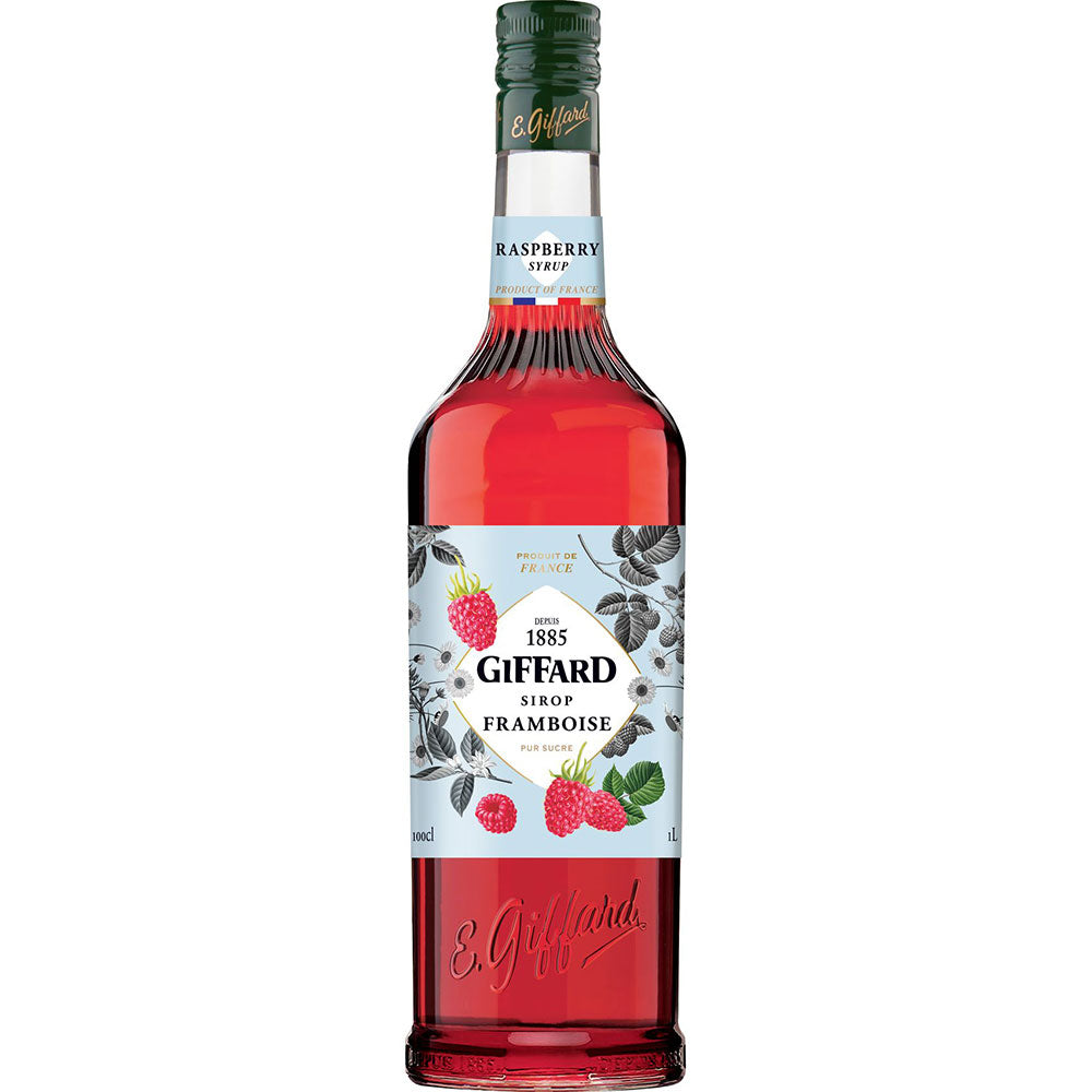 Eine 1-Liter-Flasche Giffard Himbeere Sirup Framboise von Giffard mit einem weißen Etikett mit leuchtenden Himbeerillustrationen.