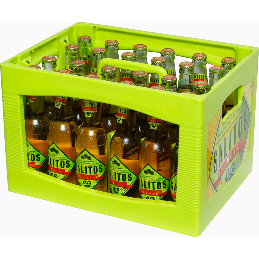 Eine grüne Kiste mit 24 wiederverwendbaren 0,33-Liter-Flaschen Salitos Tequila Bier, jede mit einem auffälligen grün-gelben Etikett - ideal für Fans von erfrischenden Biermischgetränken.