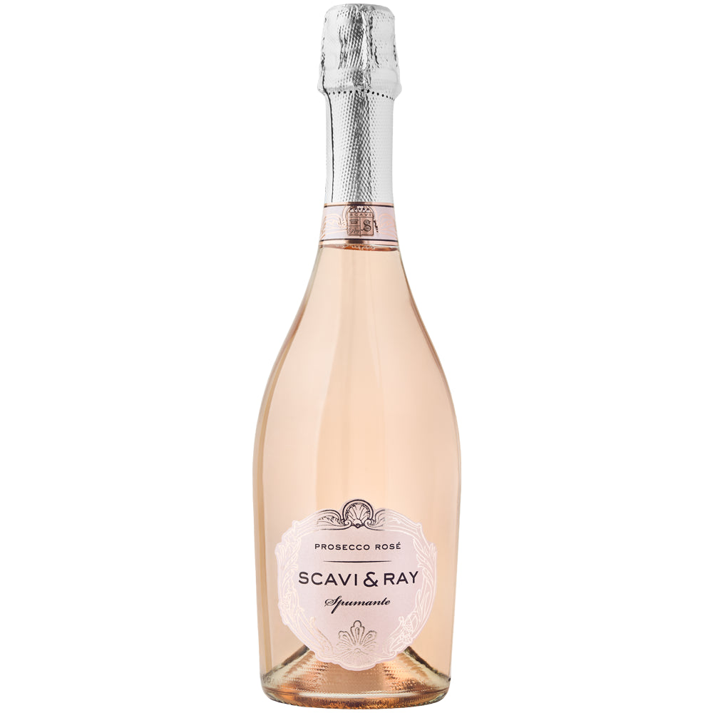 Eine 0,75-Liter-Flasche „Scavi & Ray Prosecco Rosé Spumante DOC“, die sich durch ihr hellrosa Etikett und die silberne Halsfolie auszeichnet und aus Glera- und Pinot-Nero-Trauben gekeltert wird – für ein elegantes Sekt-Erlebnis.