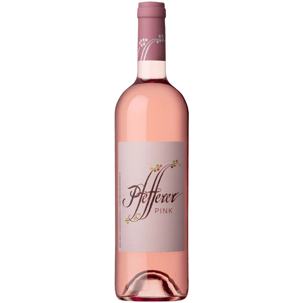 Eine Flasche Roséwein mit der Aufschrift „Schreckbichl Colterenzio Pfefferer Pink IGT 2025“ und einem hellrosa Verschluss und Etikett – dieser Rosé von Schreckbichl Colterenzio verkörpert den erfrischenden Charakter des Südtiroler Roséweins.