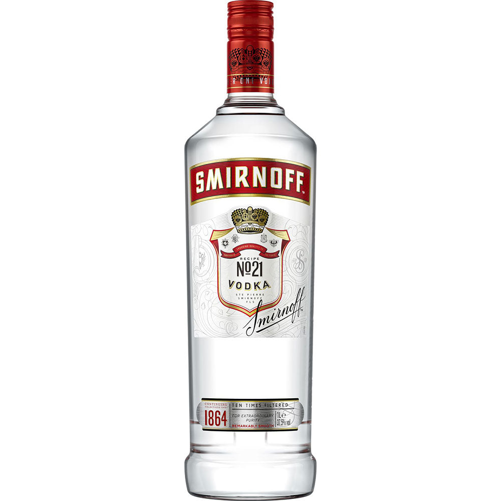 Eine 1-Liter-Flasche Smirnoff Wodka Red (37,5%) im klassischen weiß-rot-goldenen Design mit rotem Verschluss und dem ikonischen Branding von Smirnoff Wodka.
