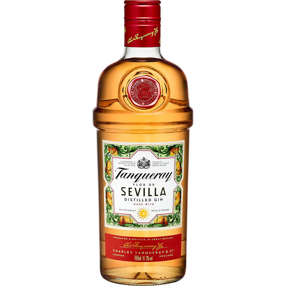 Tanqueray Flor de Sevilla Gin 41,3% Vol. 0,7 Liter von Tanqueray Gin zeichnet sich durch leuchtende orangefarbene Akzente und ein von Sevilla-Orangen inspiriertes Etikett mit Zitrusfrüchten aus, das auf einem klaren weißen Hintergrund präsentiert wird.