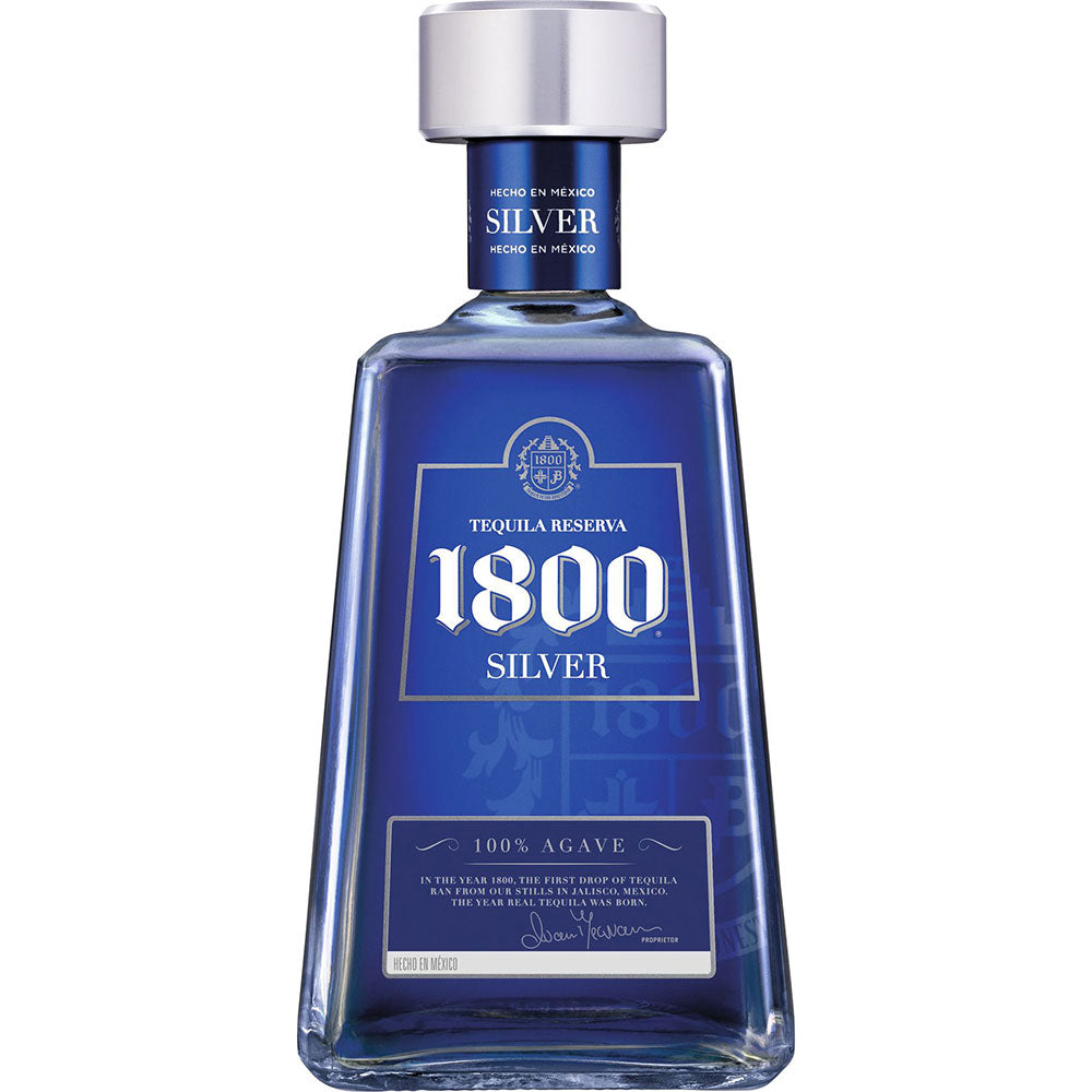 Eine blaue Flasche Tequila 1800 Jose Cuervo Silver 38% (0,7L), ein Premium Blanco Tequila von Tequila 1800, hergestellt aus 100% Agave mit einem eleganten silbernen Verschluss und Etikett.