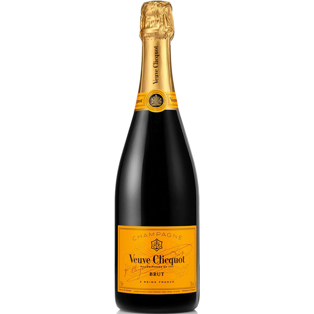 Der Veuve Clicquot Champagner Brut 1,5 Liter Magnum mit seinem ikonischen gelben Etikett ist perfekt für Feierlichkeiten.