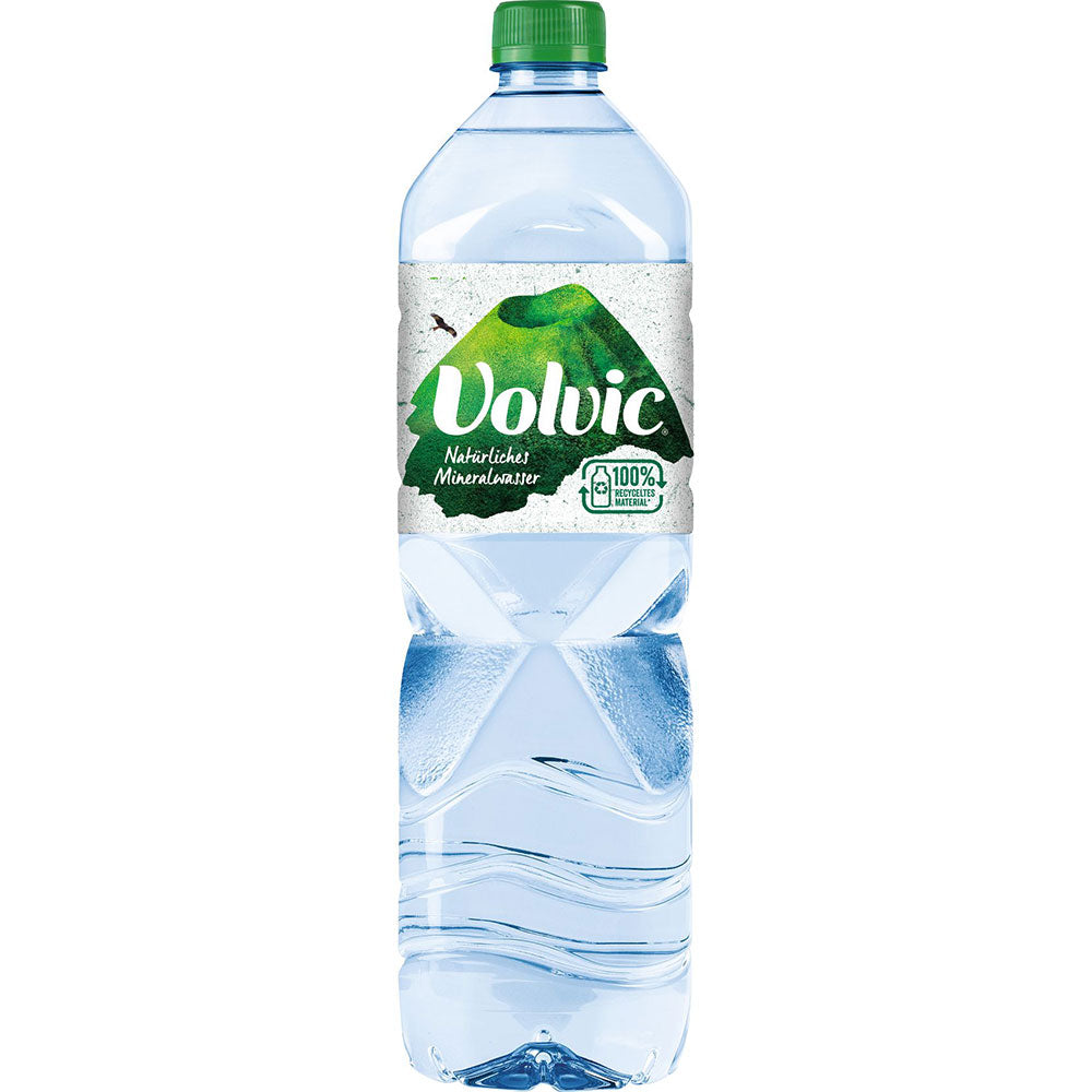 Eine Volvic Naturelle PET 6x1,5 Liter (EINWEG) Flasche, klarer Kunststoff mit grünem Deckel und Etikett, enthält natürliches Mineralwasser.
