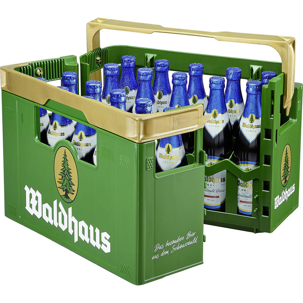 Eine grüne Waldhaus-Kiste fasst 20 x 0,5l Flaschen Schwarzwald Weisse Alkoholfrei - perfekt als kalorienreduzierter Durstlöscher der renommierten Marke Waldhaus.