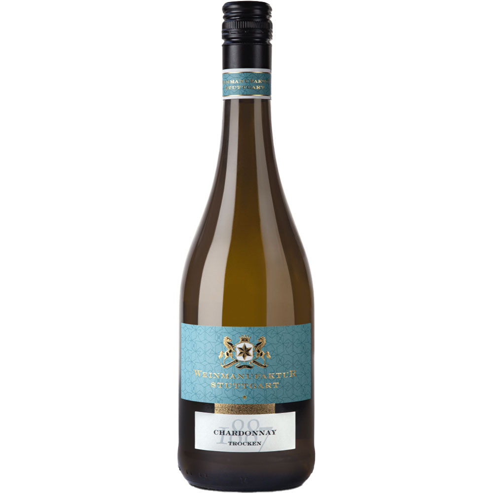 Eine Flasche Weinmanufaktur Stuttgart Chardonnay * trocken 2023 mit blauem Etikett und schwarzem Schraubverschluss.