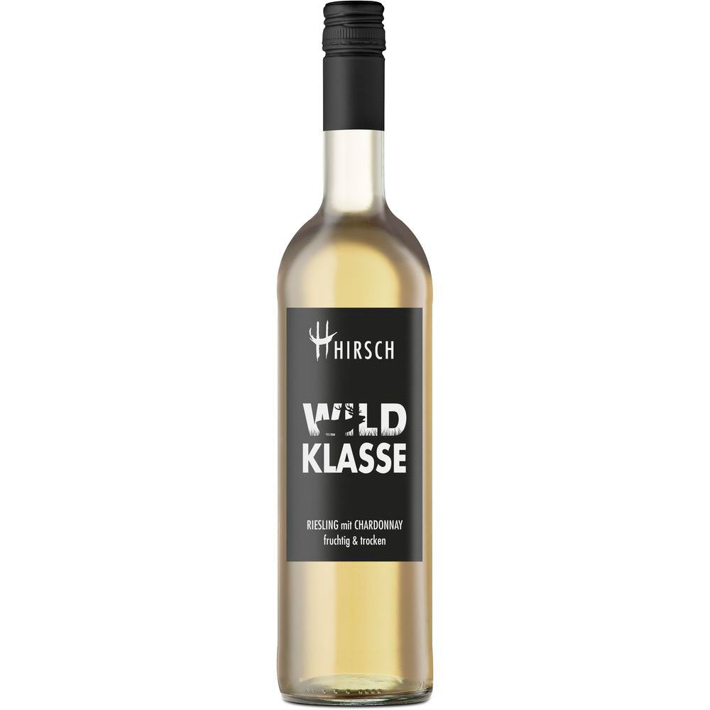 Eine Flasche Christian Hirsch Wildklasse Riesling Chardonnay fruchtig & trocken 2024, ein deutscher Weißwein mit schwarzem Etikett und Drehverschluss.