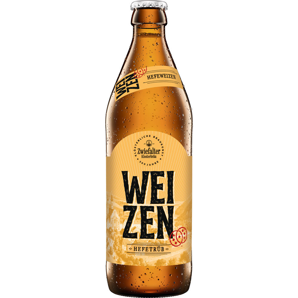 Eine Braunglasflasche Zwiefalter Klosterbräu Zwiefalter Hefeweizen 20x 0,5 Liter (MEHRWEG), ein naturtrübes Weizenbier, weist ein gelbes Etikett und sichtbare Kondensationstropfen auf.